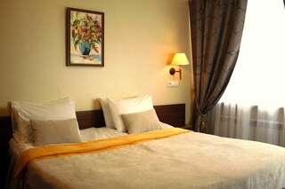 Гостиница Мармара Санкт-Петербург Люкс с кроватью размера «king-size» и балконом-1