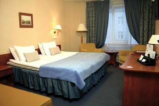 Гостиница Мармара Санкт-Петербург Улучшенный номер с кроватью размера «king-size» или 2 отдельными кроватями-9